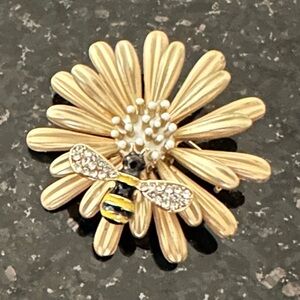 New KJL Kenneth Jay Lane honeybee flower brooch
